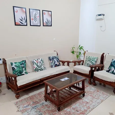 Rr Haus Candolim 2Bhk Apartment Near Hyatt Centric